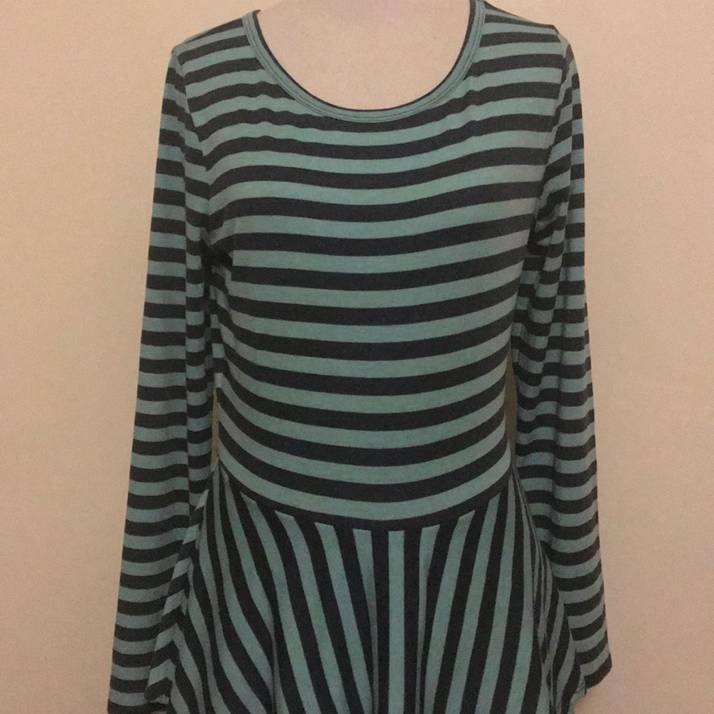 Ruffled long sleeve dress